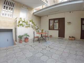 Гостевой дом Meidani Guest house Тбилиси Трехместный номер-11